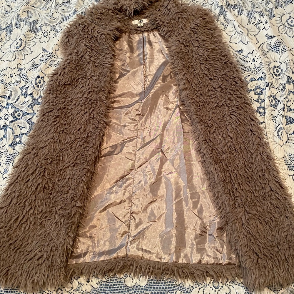 Fur vest
